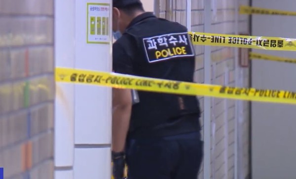지난 14일 오후 9시쯤 서울 지하철 2호선 신당역 여자 화장실에서 20대 여성 역무원을 살해한 남성이 경찰에 붙잡혔다. (사진=유튜브 캡처)