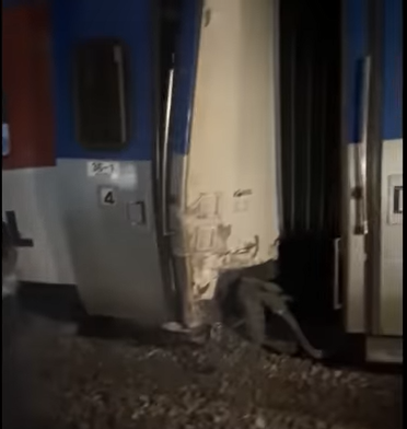 영등포역을 가던 기차가 탈선했다(출처 : MBC 유튜브 화면 캡처)