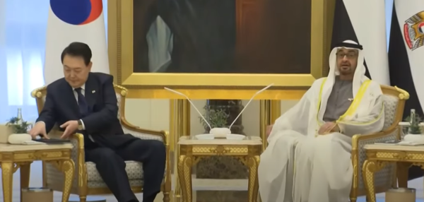 아랍에미리트를 국빈 방문 중인 윤석열 대통령은 현지시간 15일 UAE가 우리나라에 300억 달러 투자를 결정한 것에 대해 "그 의미가 입증될 것"이라고 자신했다. (사진=유튜브 캡처)