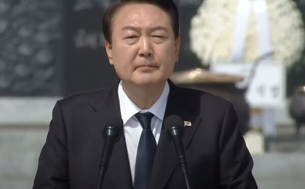 윤석열 대통령은 24일 서해수호의 날을 맞아 북한의 도발에 맞서 순국한 용사 55명의 이름을 거명했다. (사진=유튜브 캡처)