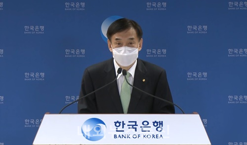지난달 15일 이주열 한국은행 총재가 통화정책방향 관련 총재 기자간담회를 하는 모습. (사진=한국은행)